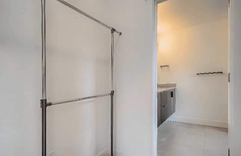 Building Photo - 930 Blue River Pkwy