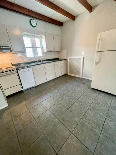 Building Photo - 1809 S 13th St