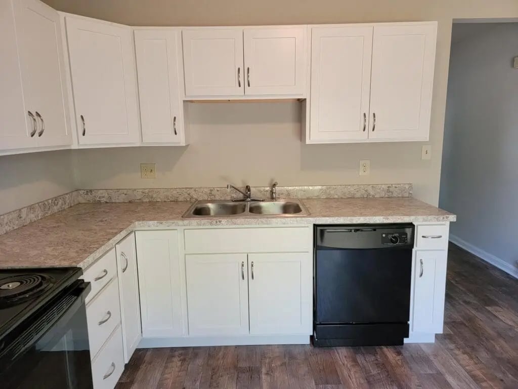 Building Photo - 694 S Cedar St