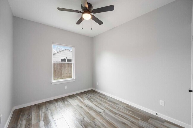 Building Photo - 784 Enterprise St