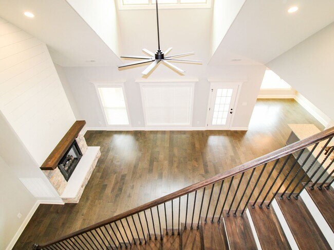 Building Photo - Beautiful two story home at Whispering Pines!
