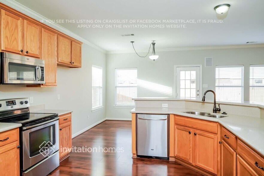 Building Photo - 109 Troy Ln