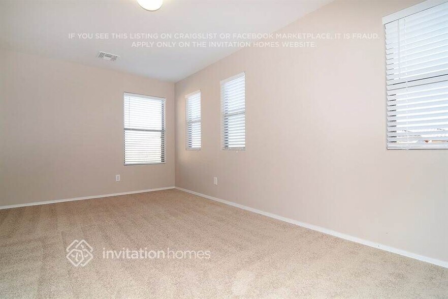 Building Photo - 18553 W Mariposa Dr