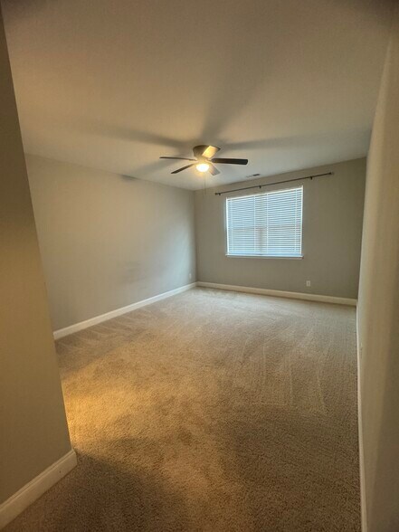 Building Photo - 3064 Flowing Creek Dr