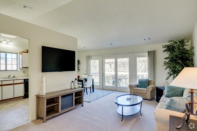 Interior Photo - Birchwood Pointe