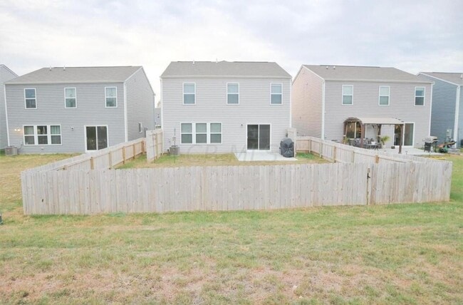 Building Photo - 4978 Crestbrook Dr