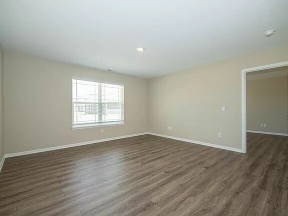 Building Photo - Fantastic 4bd/2ba home! Coming soon!