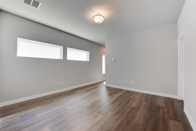 Building Photo - 6615 Ezzard Charles Ln