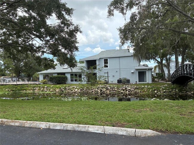 Building Photo - 4131 Dolphin Dr