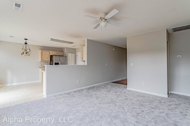 Building Photo - 3 br, 2 bath House - 4 Buzzell Ct