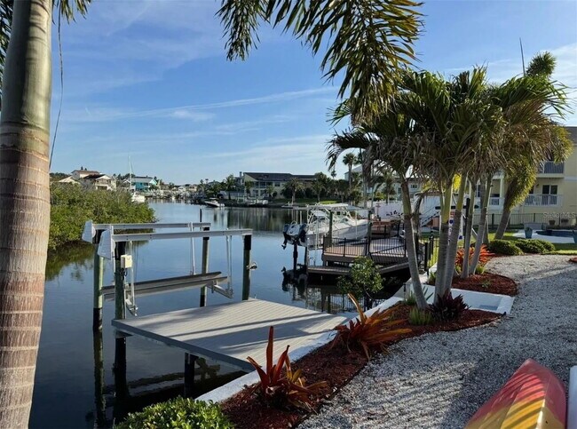Building Photo - 6029 Bayway Ct