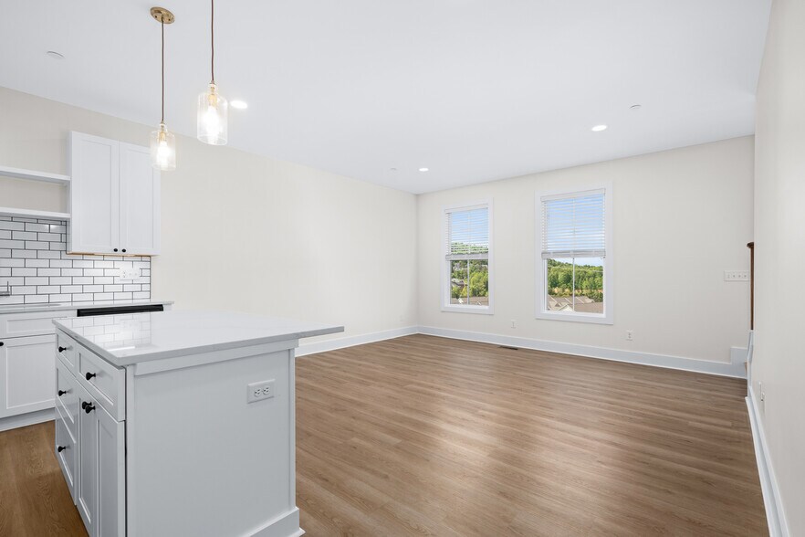 Building Photo - 1439 Spring Pointe Ln