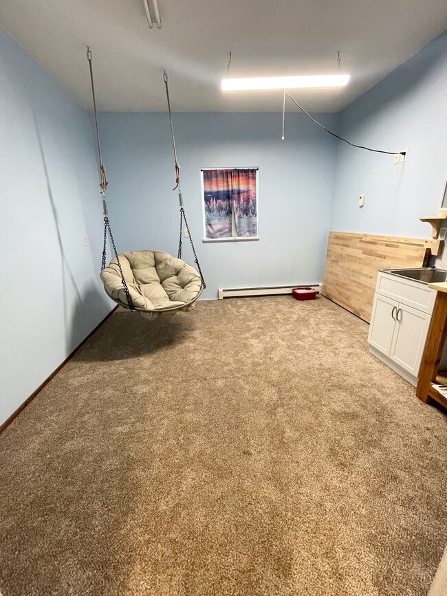 Building Photo - 3bd Home for Rent in Fairbanks! FUEL INCLU...