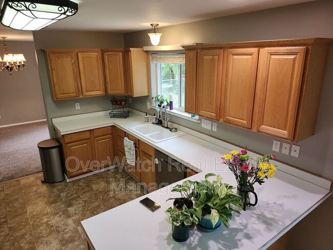 Building Photo - 2911 Monarch Cir
