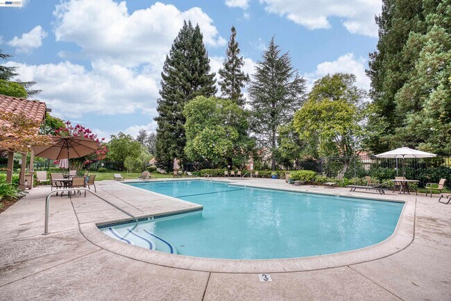 Building Photo - 535 Churchill Downs Ct