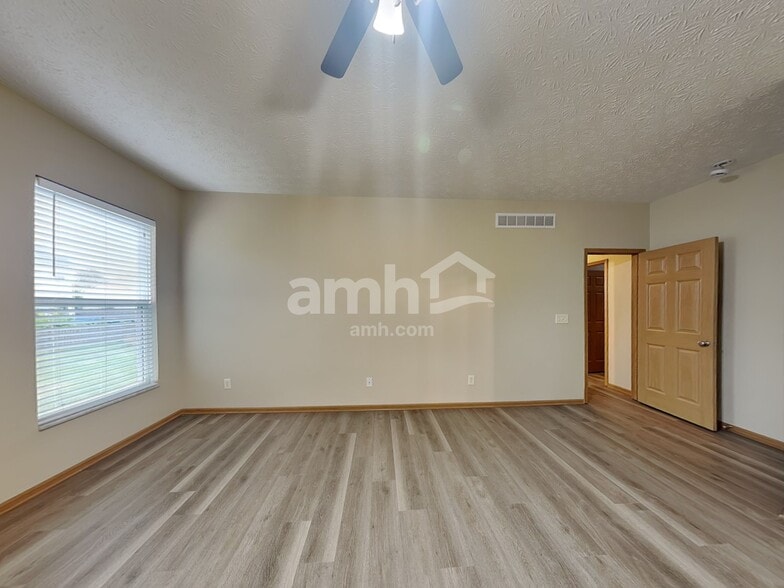 Building Photo - 105 Stockard Loop