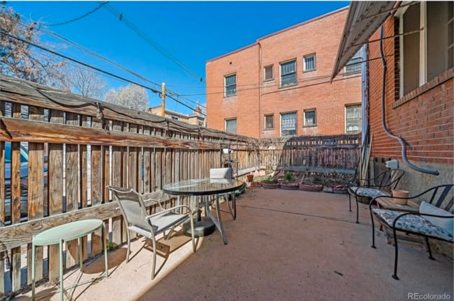 Building Photo - 955 N Washington St