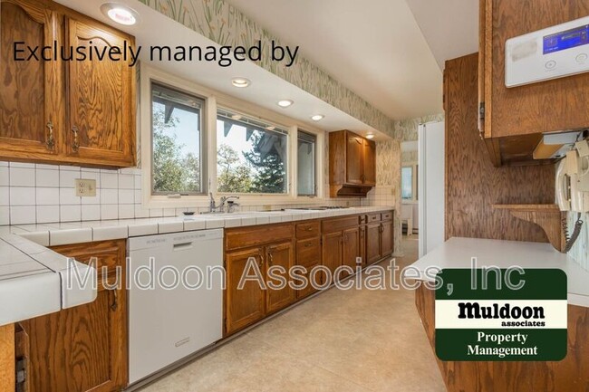 Building Photo - 17 Penrose Blvd