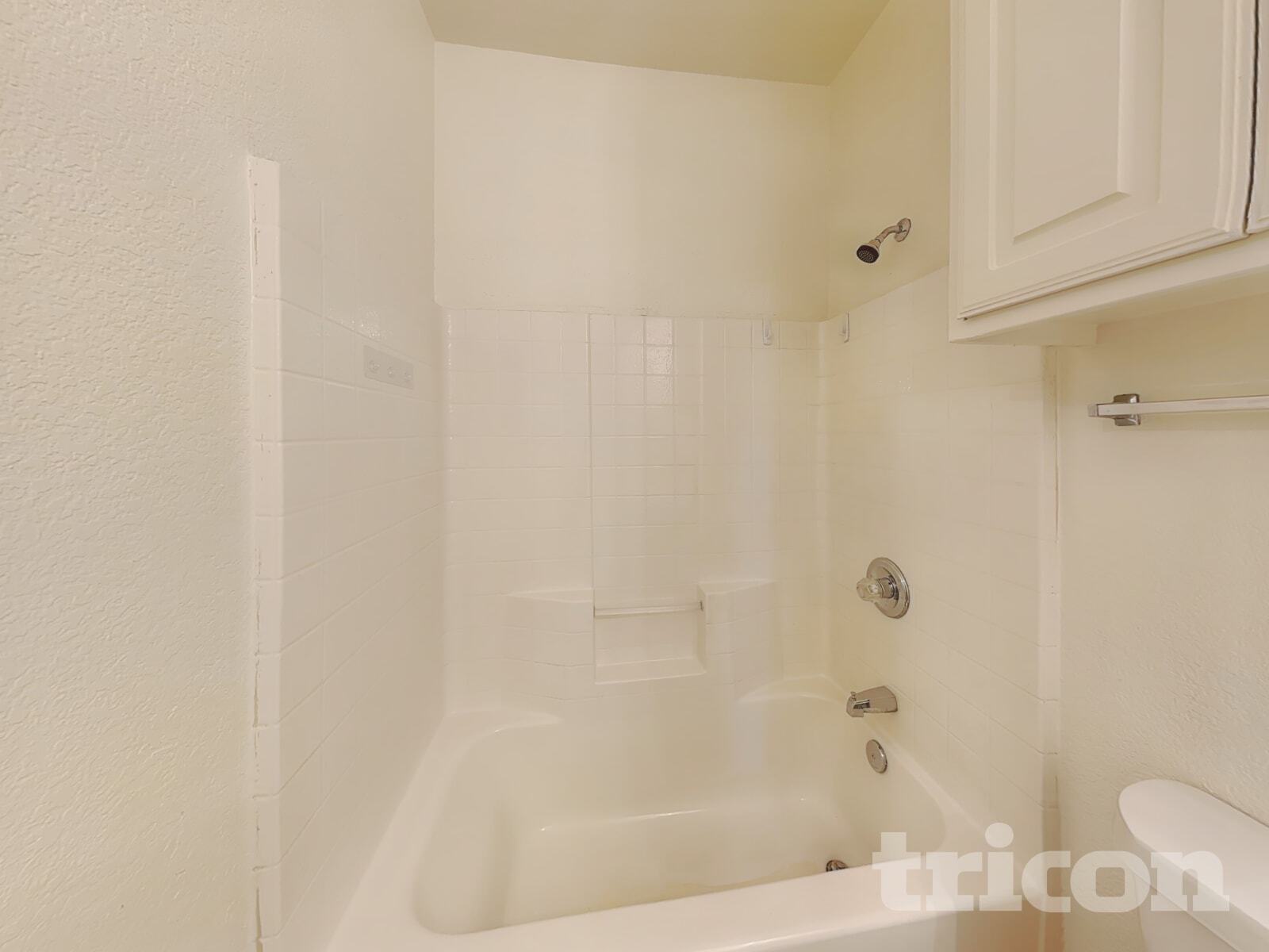 Building Photo - 1810 Millbrook Dr