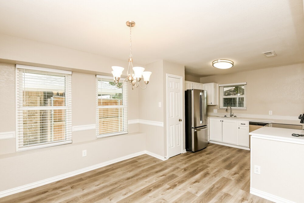 Building Photo - 1913 Green Willow Dr