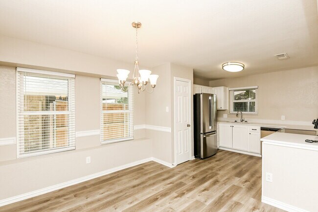 Building Photo - 1913 Green Willow Dr