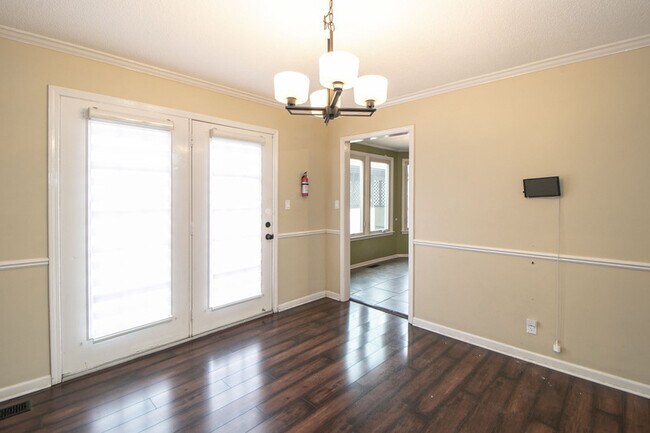 Building Photo - 1122 Rosebrook Dr