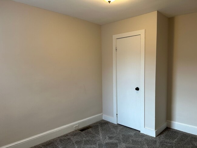 Building Photo - Updated 3-Bedroom, 1-Bathroom Home in Lanc...