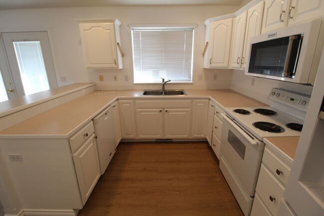 Building Photo - 3922 E Siskin Ln