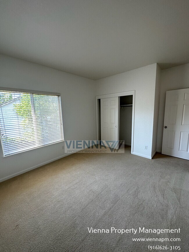 Building Photo - 108 Donegan Ct