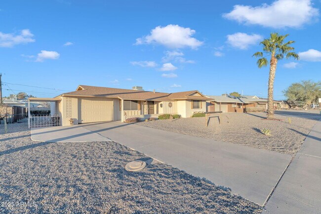 Building Photo - 10314 W Sun City Blvd