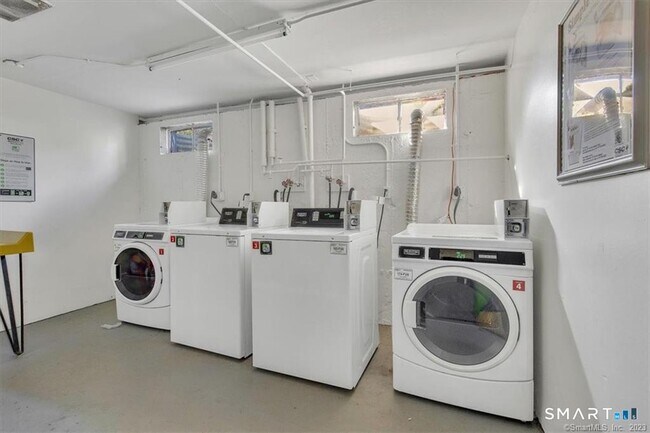 Building Photo - 165 South St