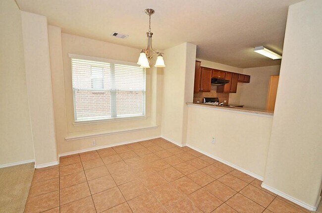 Building Photo - 5327 Stonegate Dr