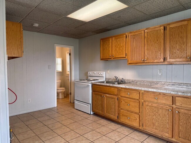 Building Photo - 826 N Spalding St