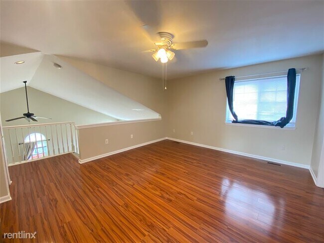 Building Photo - 6710 Summerdale Ct E