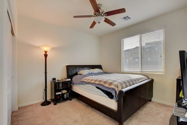 Building Photo - 47 Berneri Dr
