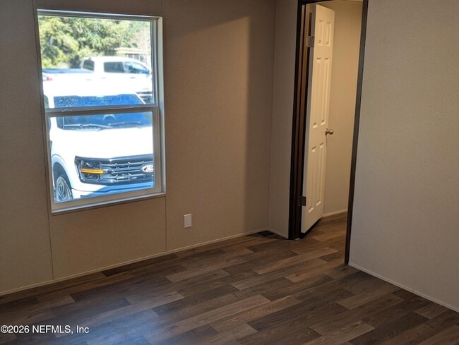 Building Photo - 207 Ash St