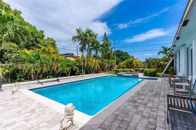 Building Photo - 9901 SW 35th Terrace