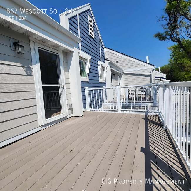 Building Photo - 867 Wescott Square