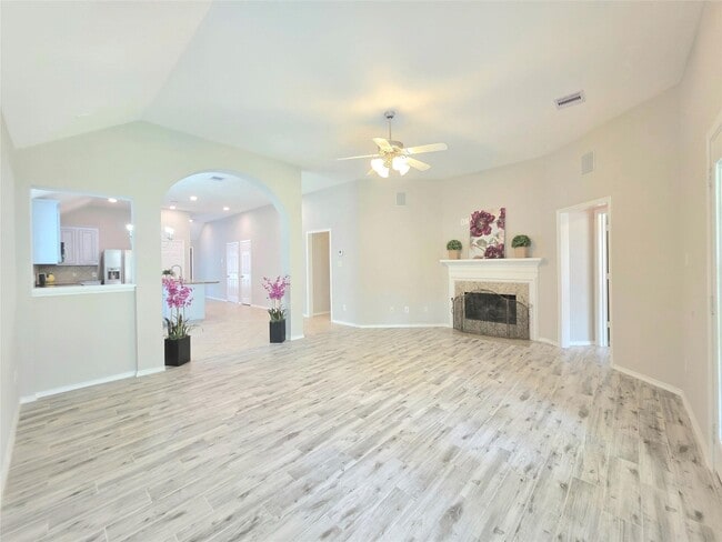 Building Photo - 17602 Haywood Oaks Dr