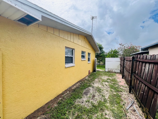 Building Photo - 1821 Meridel Ave