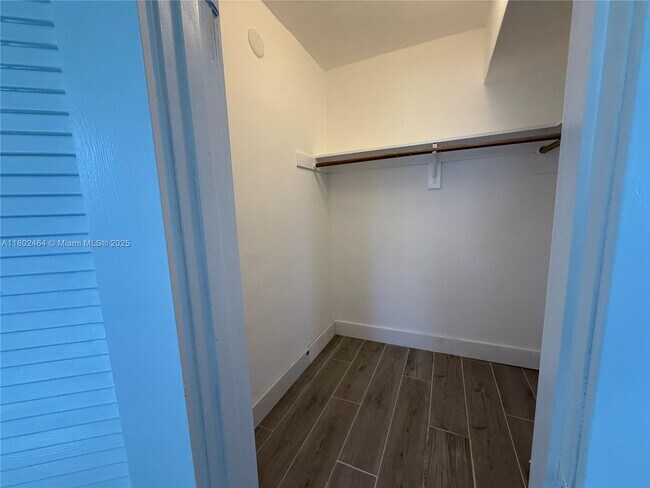 Building Photo - 3000 Marcos Dr