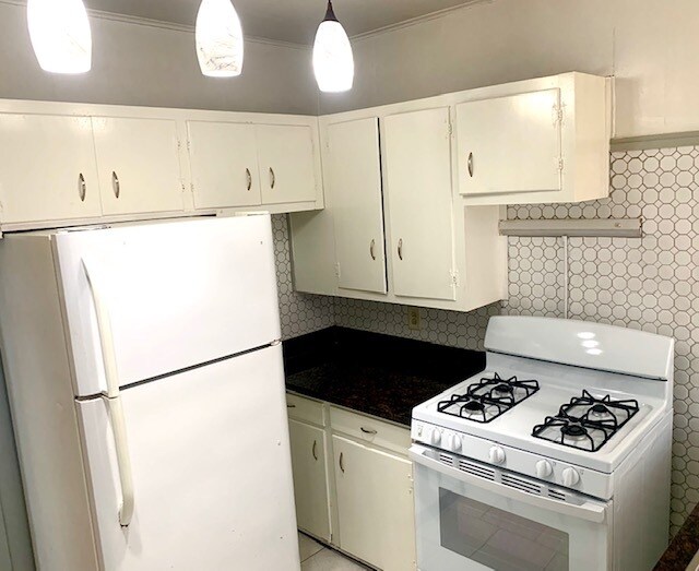 Building Photo - 1800 Dante St