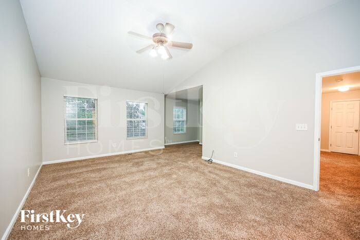 Building Photo - 6176 Fox Run Ln
