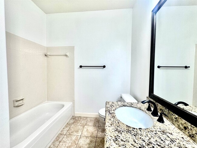 Building Photo - 2123 Hollow Reef Cir