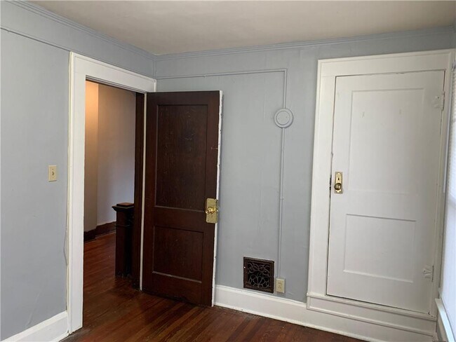 Building Photo - 3847 Carrollton Ave