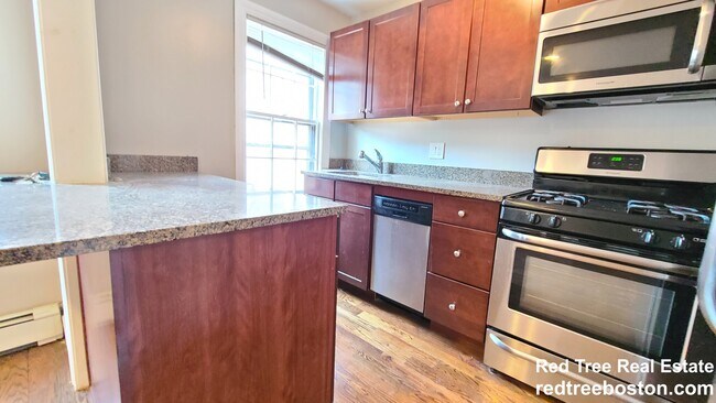 Apt 2 - 26 Fayette St