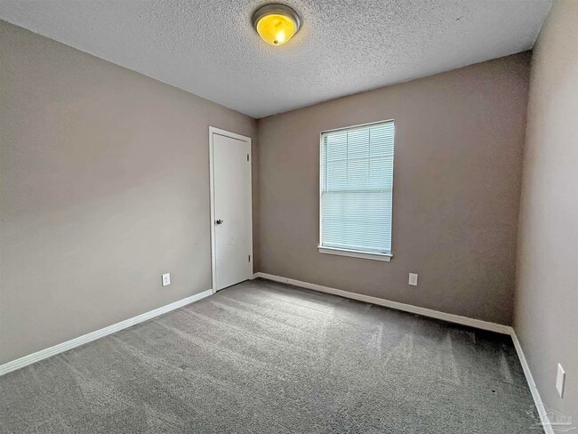 Building Photo - 7524 Sandy Creek Dr