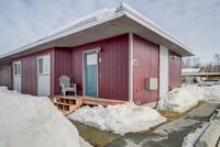 Building Photo - 909 E 46th Ct