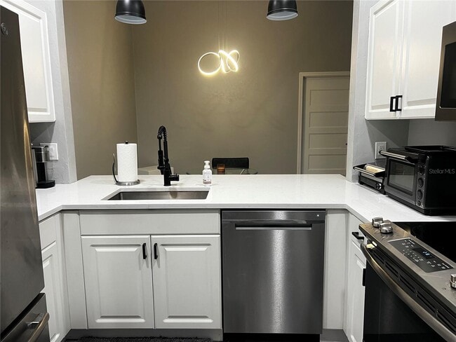 Building Photo - 250 SW 145th Dr