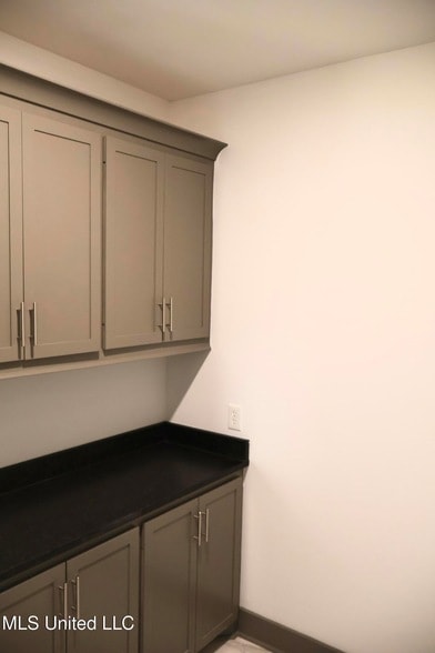 Building Photo - 317 Willow Wy